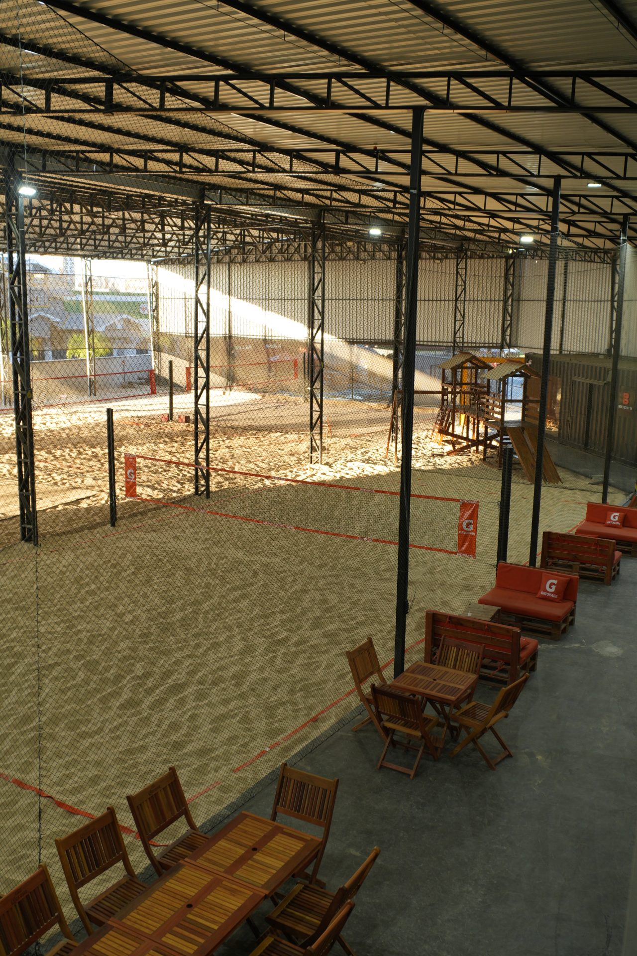 Quadras de areia cobertas